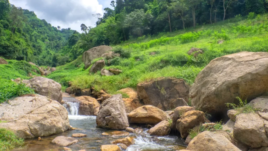 
Khao-Chong-Lom