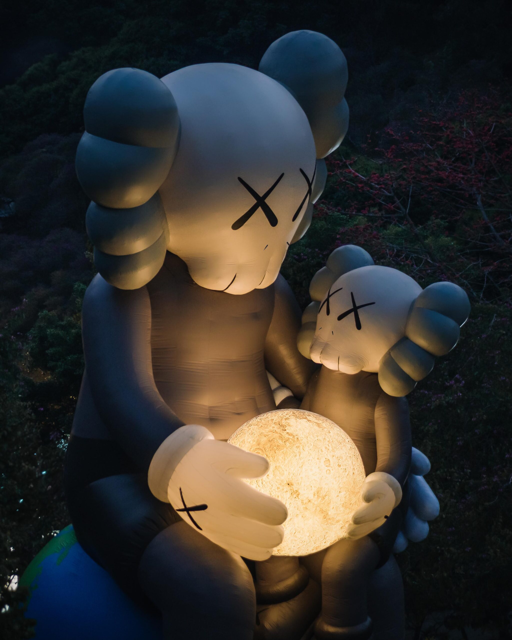 TAT stelt “KAWS:HOLIDAY” Thailand aan jullie voor op op Sanam