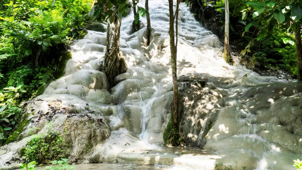 Cascade-Waterval-Waterfall-Bua-Tong-Chiang-Mai