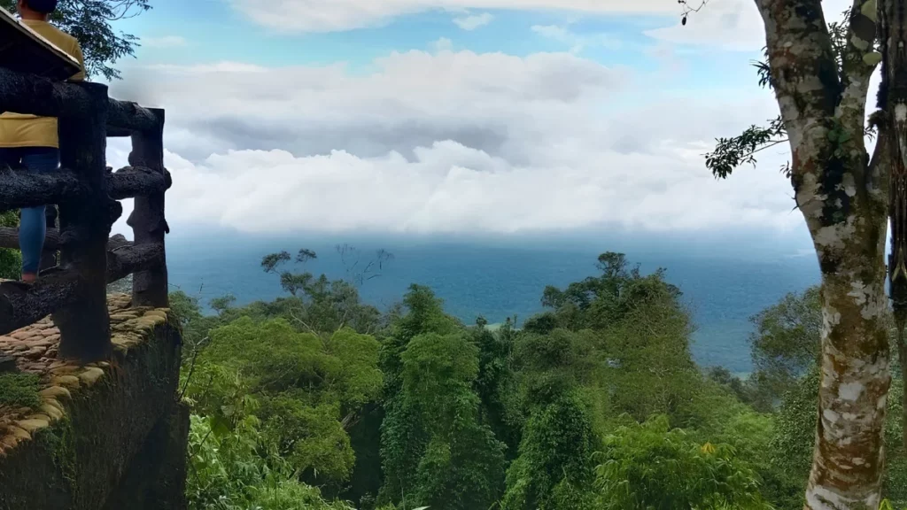 Nakhon-Nayok-Pha-Trom-Chai-Viewpoint.