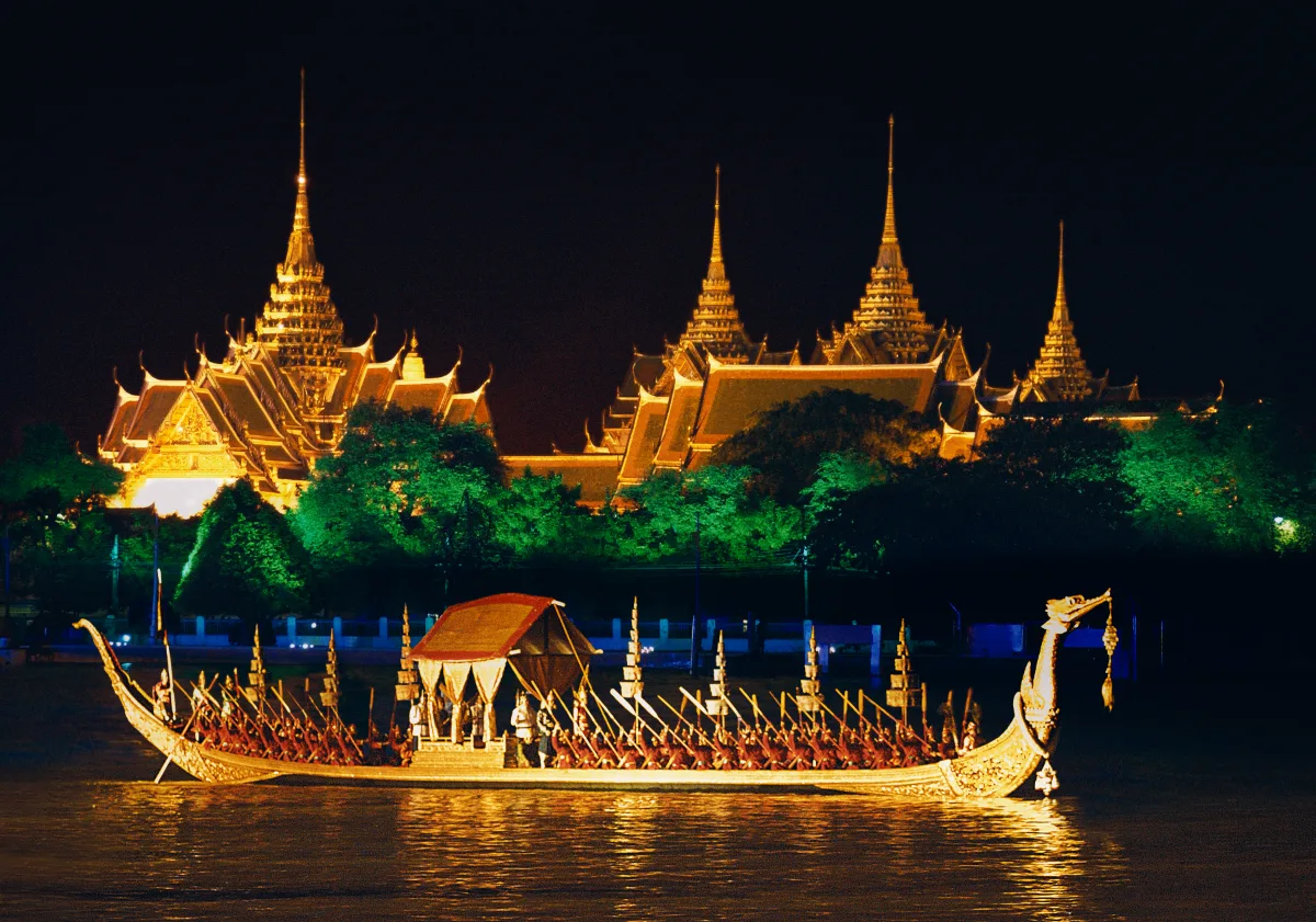 Bangkok-The-Royal-Barge-Procession-กระบวนพยุหยาตราทางชลมารค