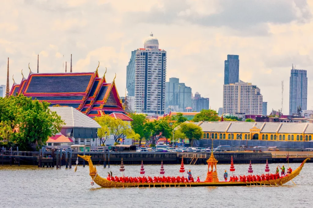 Bangkok-The-Royal-Barge-Procession-กระบวนพยุหยาตราทาง