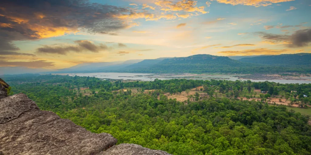 Pha-Taem-National-Park-Ubon-Ratchathani-
