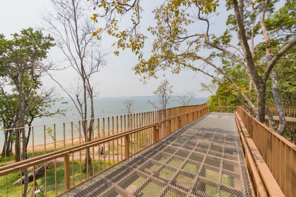 Ubon-Ratchathani-Sirindhorn-Dam-Nature-Walkway-