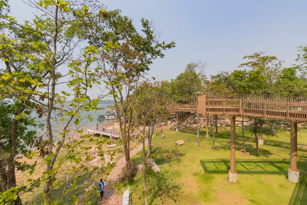 Ubon-Ratchathani-Sirindhorn-Dam-Nature-Walkway