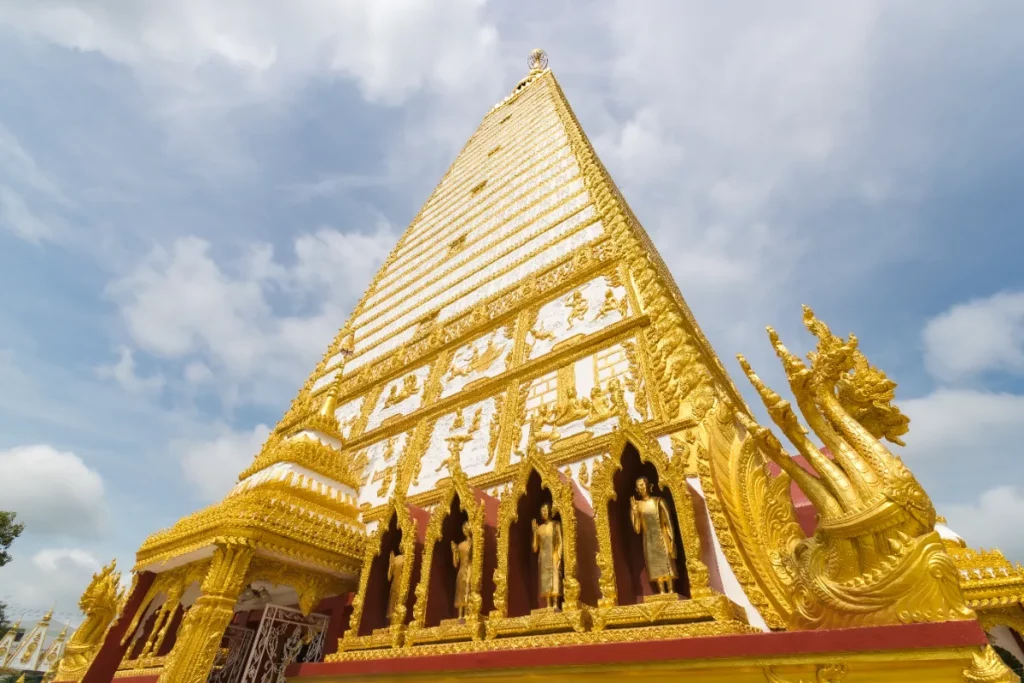 Ubon-Ratchathani-Wat-Phrathat-Nong-Bua