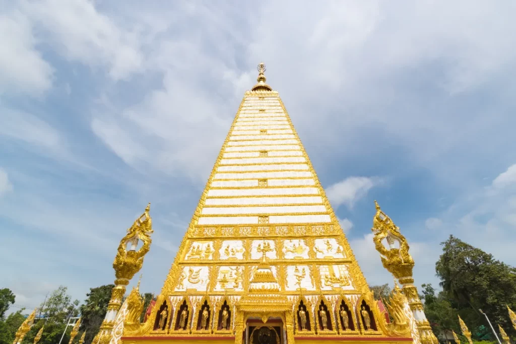 Ubon-Ratchathani-Wat-Phrathat-Nong-Bua-