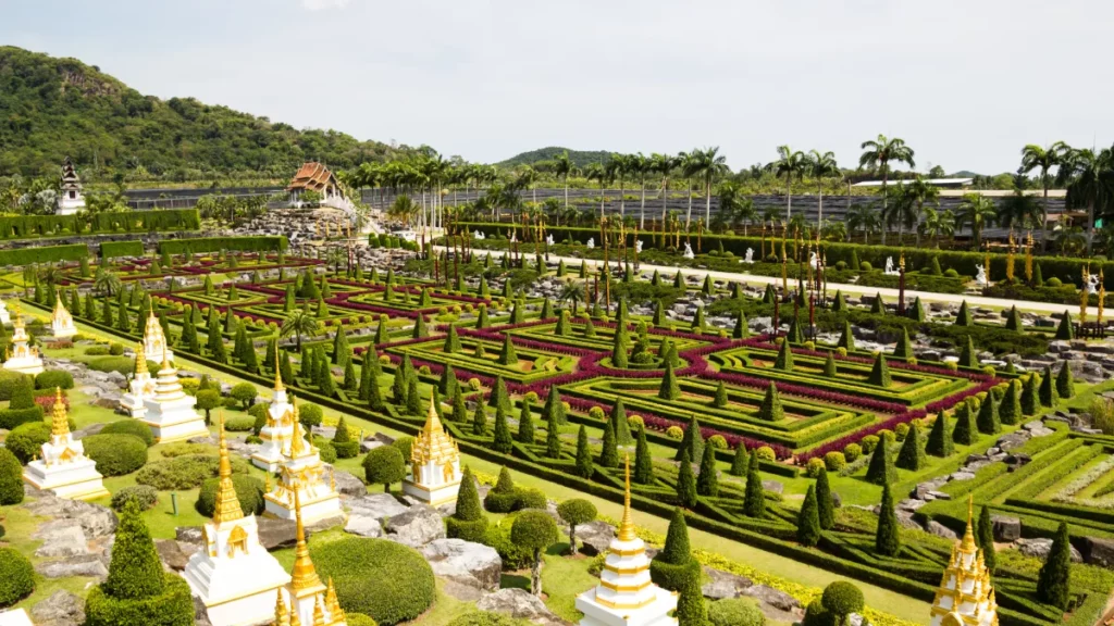 Jardins paysagers du Nong Nooch Tropical Garden près de Pattaya