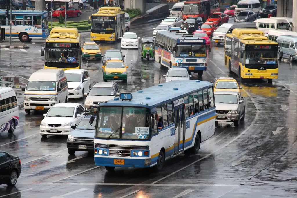 bangkok_mercedes-benz_bus