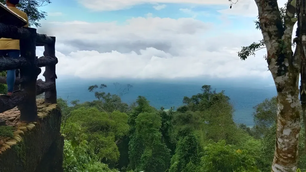 Nakhon-Nayok-Pha-Trom-Chai-Viewpoint.