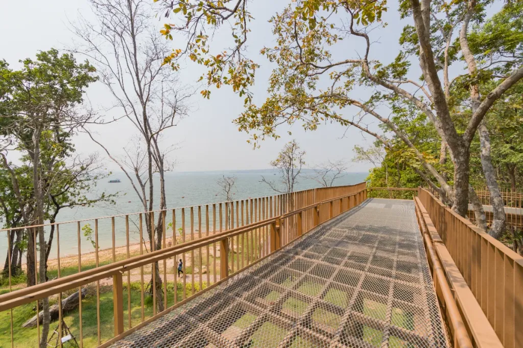 Ubon-Ratchathani-Sirindhorn-Dam-Nature-Walkway-